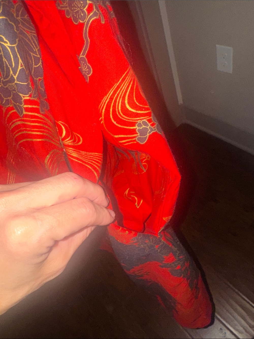 Red Kimono Robe Black Floral Gold Detail Authentic Japanese Adult One Size - Picture 9 of 11